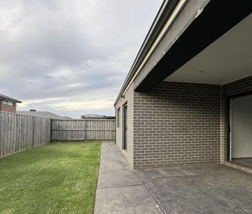 Charming Clyde North Home Awaits You - Photo 1
