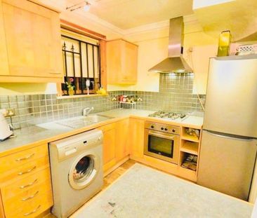 4 bedroom terraced house to rent - Photo 6