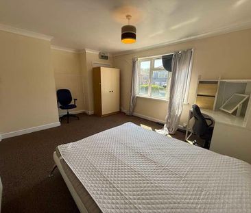 Harrison Road, SO17 - Photo 3