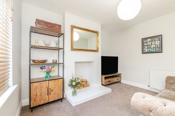 3 bedroom terraced house to rent - Photo 1