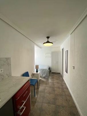 Carrer San Edesio, Manises, Valencian Community 46940 - Photo 1