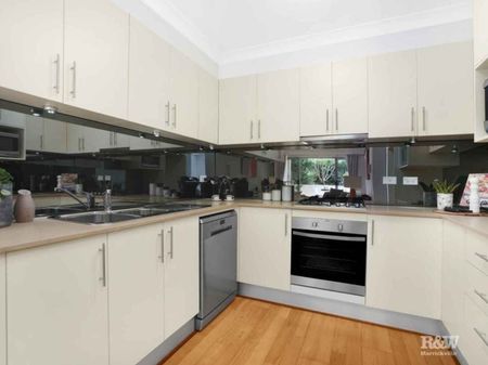 Huge 68sqm Private Garden Apartment - Photo 2
