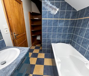 Location Appartement 3 pièces 131m² - Photo 3