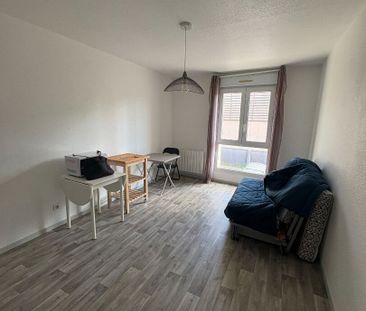 Location Appartement 1 pièce 23m² - Photo 2