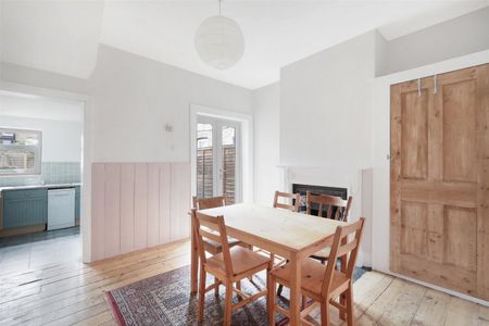 3 Bedroom House - End Terrace To Let - Photo 5