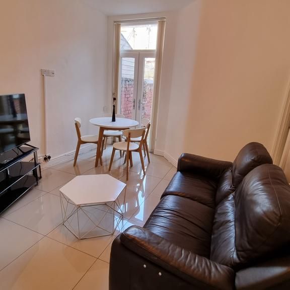 3 bedroom terraced house to rent - Photo 1