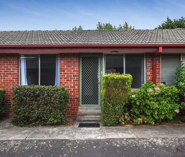 JUST RENOVATED l QUIET BLOCK l PRIVATE COURTYARD - Photo 5
