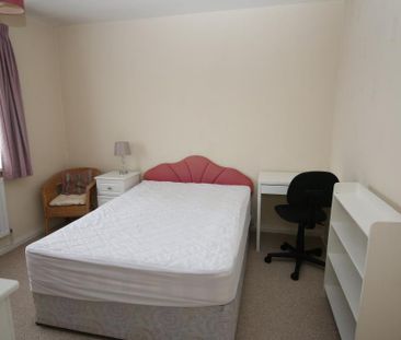 3 bedroom terraced house to rent - Photo 4