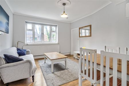 Blair House, Stockwell Gardens Estate, SW9 - Photo 4