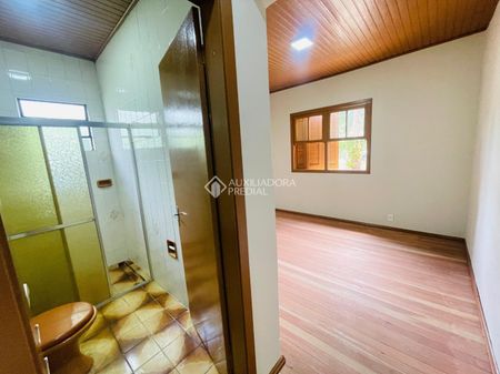 Casa com 3 quartos e 183m² para alugar em Vila Maggi, Canela. - Photo 3