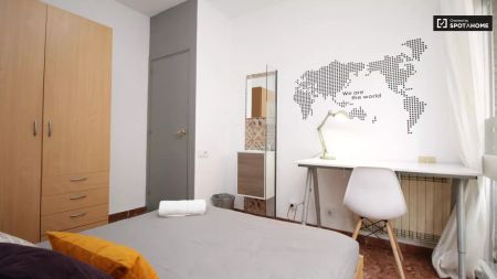 Great room with independent key in shared apartment, Eixample - Photo 2