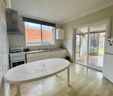 Two-Bedroom Unit for Rent - Convenient Ormond Location - Photo 4