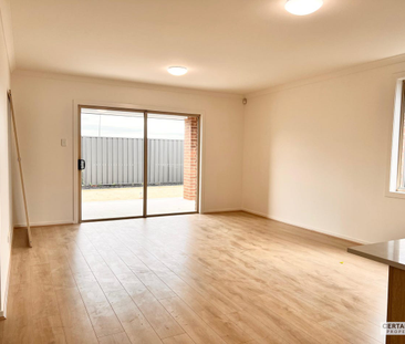 This brand new home in the heart of Munno Para! - Photo 1