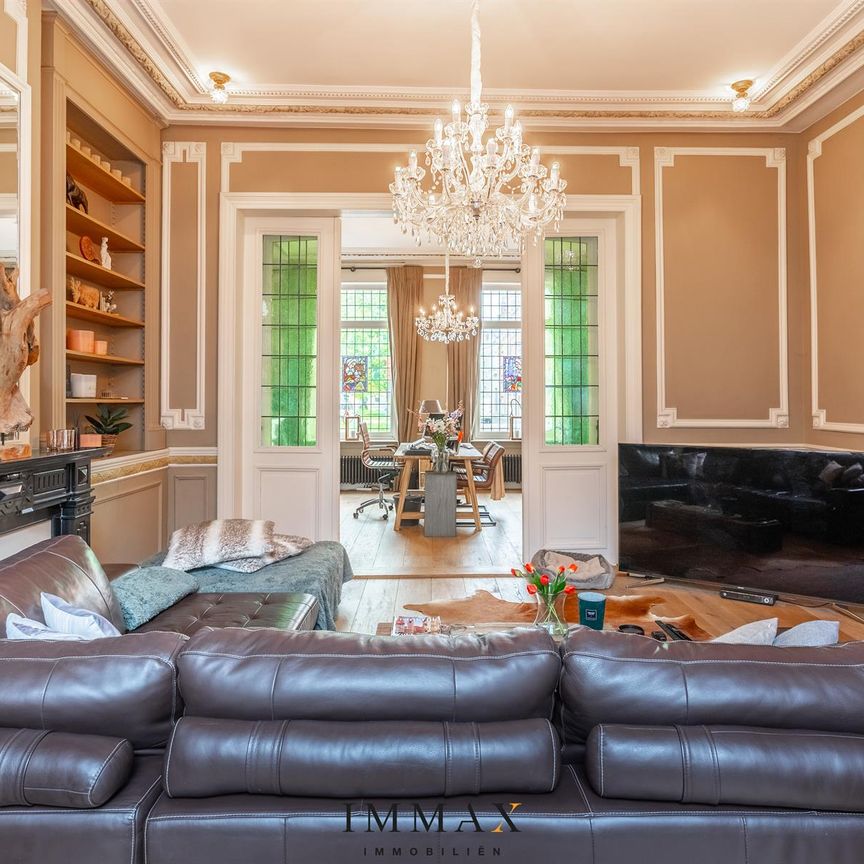 Charmant en stijlvol gerenoveerde herenwoning met stadstuin - Photo 1