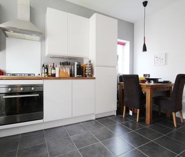 3 bedroom semi-detached house to rent - Photo 6