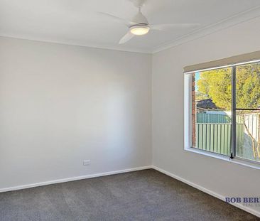 Renovated family home in South Dubbo featuring 3 bathrooms! - Photo 1