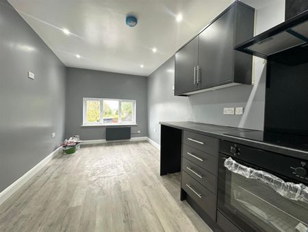 1 bedroom Flat To Let - Photo 5