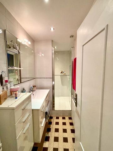 Location Appartement 2 pièces 47m² MALO LES BAINS 59240 - Photo 5