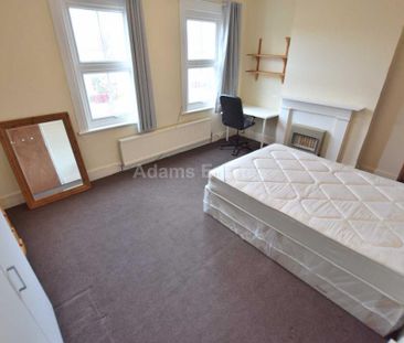 6 bedroom semi-detached house to rent - Photo 1
