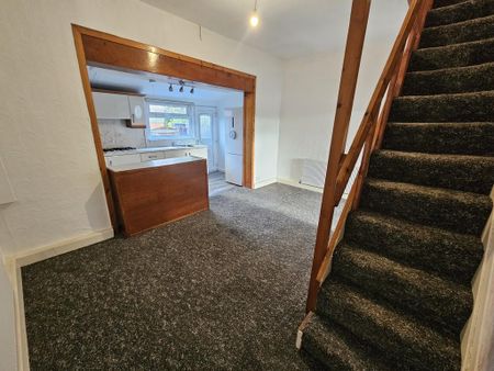 3 bedroom terraced house to rent - Photo 2