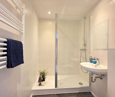 Erstbezug nach Sanierung - schöne 2 Raumwohnung mit Hauswirtschafts... - Photo 2