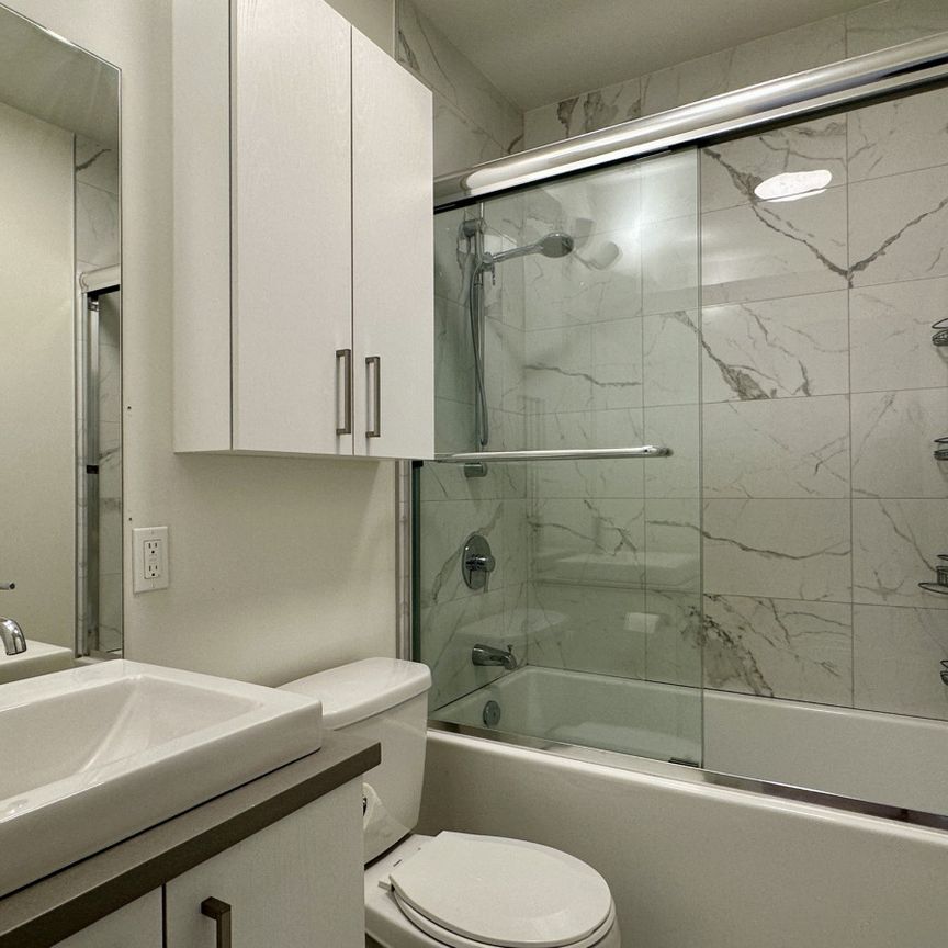 Hochelaga Maisonneuve: condo de 2 chambres sur 2 étages avec 2 terrasses privées, offert en location semi meublée! - Photo 1