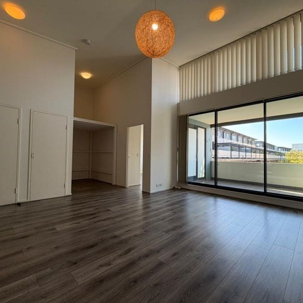 Stylish Urban Living Sanctuary - The 'Linc' - Photo 1