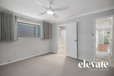 6 Lydford Ct QLD 4152, Carindale - Photo 3