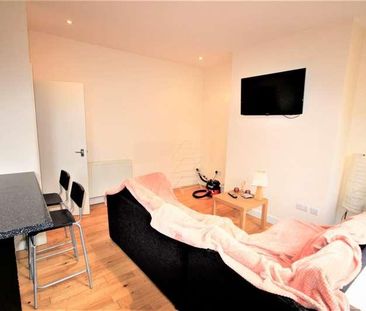 Harold View, Leeds, LS6 - Photo 1