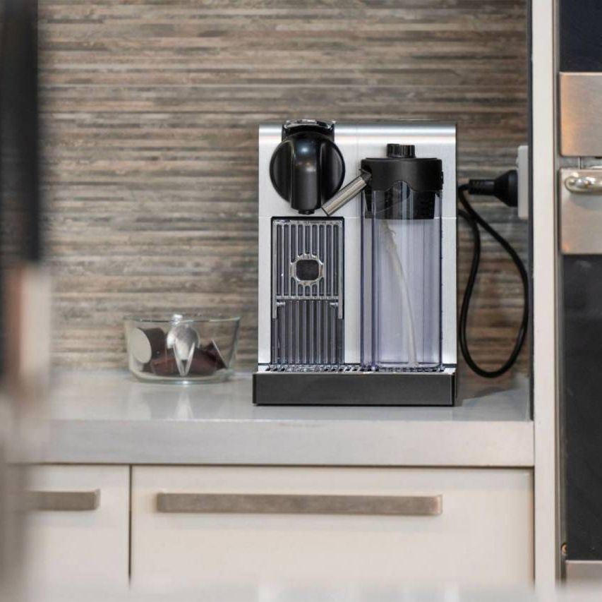 Fully Furnished - Industrial Style City Residence - Photo 1