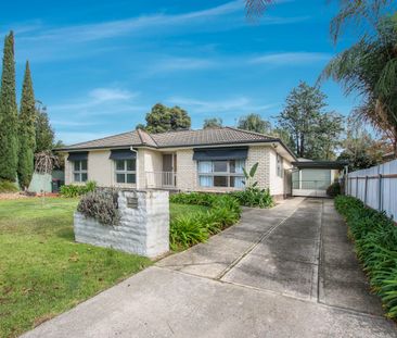 Beautiful Renovated Three Bedroom Home - Photo 1