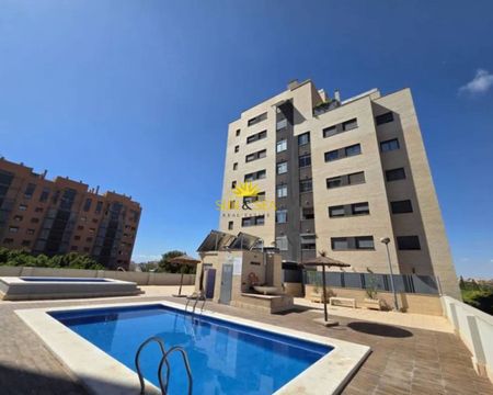 THREE-BEDROOM APARTMENT – ALICANTE - Photo 2