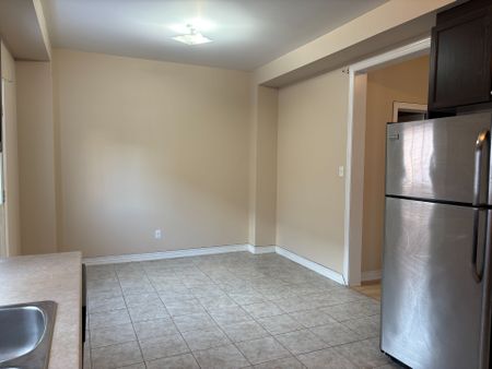 For Lease - 5 Freeland Hollow, Brampton, Ontario - Photo 5