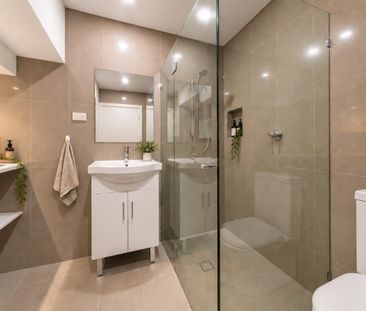 Ultra contemporary home in desired locale - Photo 5