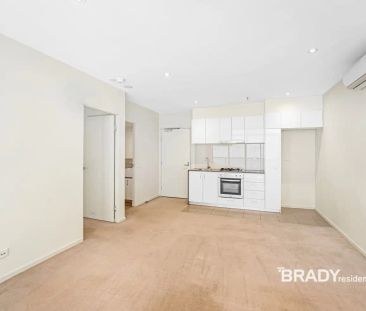 “PERFECTLY POSITIONED ONE BEDROOM ON LEVEL 18.” - Photo 3