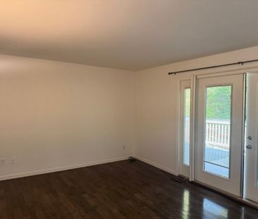 Spacious Upper Home - Photo 3