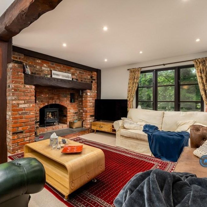 4 bedroom detached house to rent - Photo 1