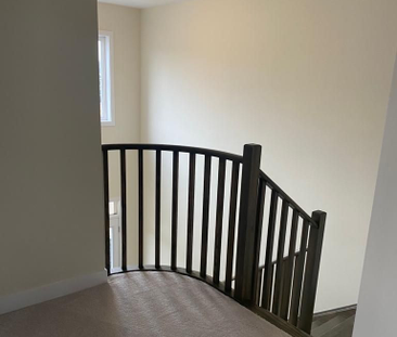 For Lease - 27 Wintergreen Crescent, Haldimand, Ontario - Photo 1