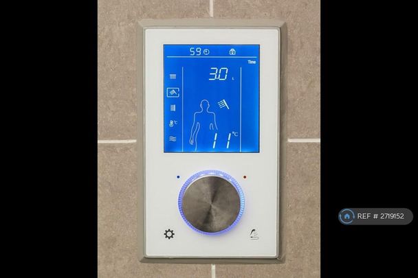 2 bedroom penthouse to rent - Photo 1