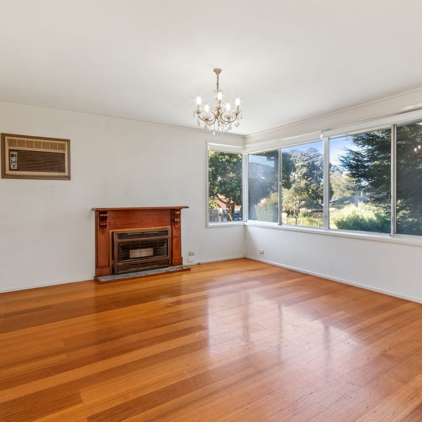 Spacious Living! - Photo 1