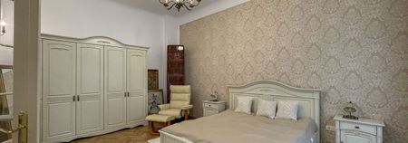 Apartament deosebit cu 3 camere, curte si parcare, aproape de Centru - Fotografie 4