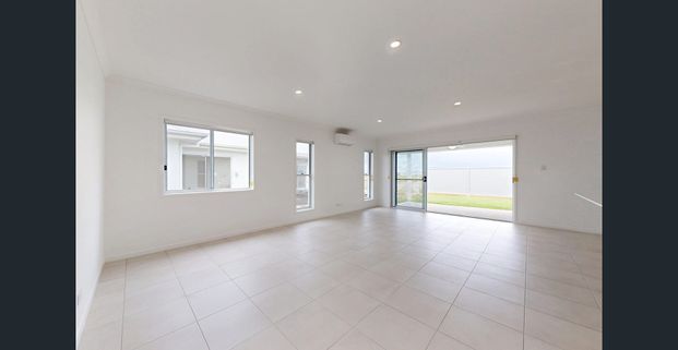 Perfect Family Home! - Photo 1