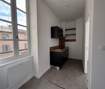 Location Appartement 2 pièces 36m² CHARLIEU 42190 - Photo 5