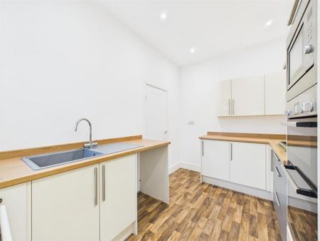 2 bedroom terraced house to rent - Photo 3