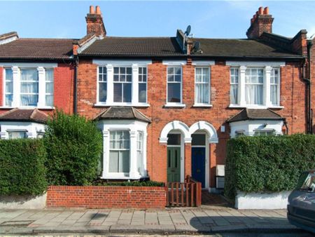 Superb two bedroom first floor flat located in Balham. - Photo 2