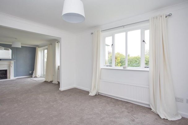 4 bedroom detached house to rent - Photo 1
