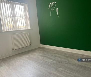 5 bedroom semi-detached house to rent - Photo 1