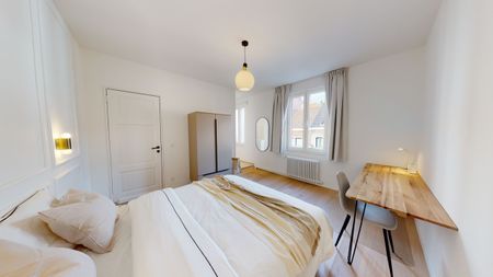 Een kamer met een eigen badkamer in een prachtig gerenoveerd huis - Photo 2