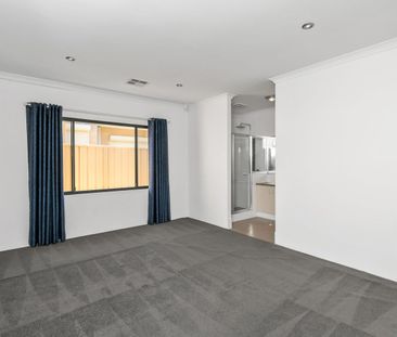 Spacious Family Home - Photo 4
