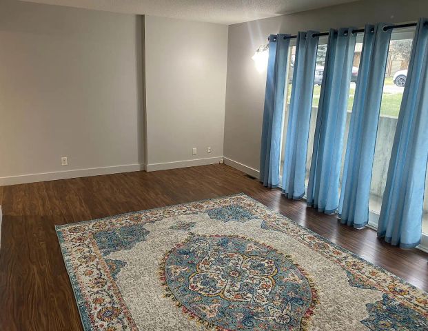 2 Bed Inner City Available Now - Renovated — 2 Bedrooms Apartment - Photo 1